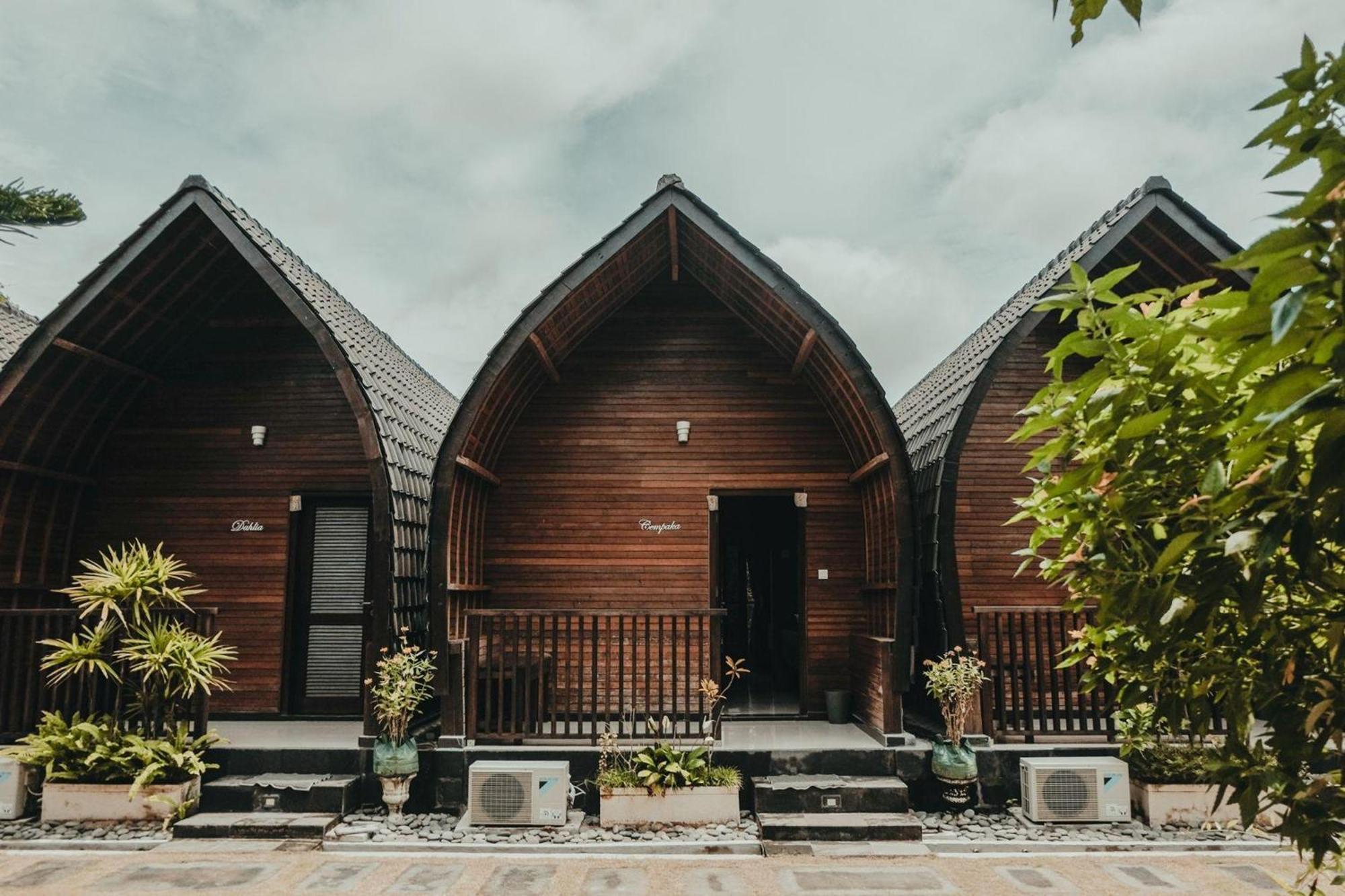 Sekar Arum Riverside Resort Tanah Lot Exterior foto