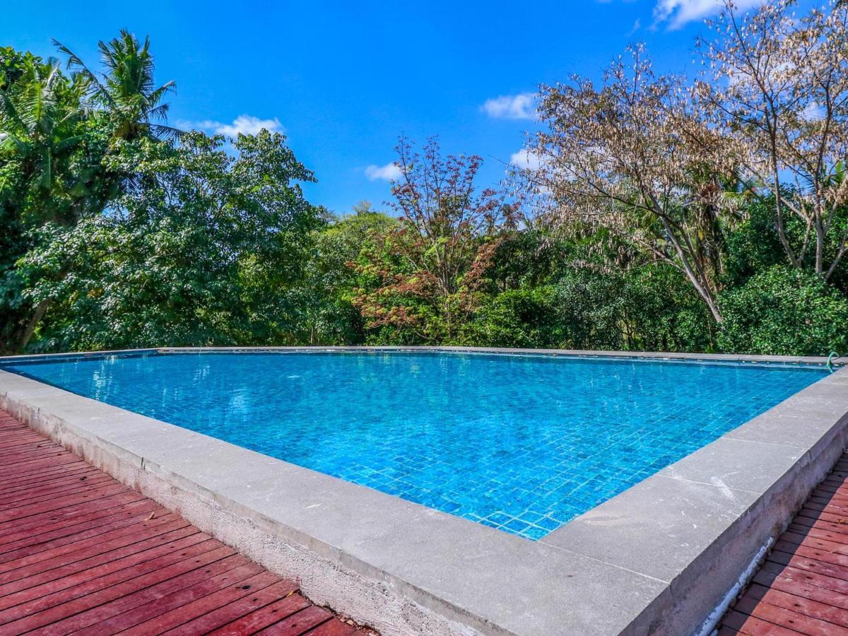 Sekar Arum Riverside Resort Tanah Lot Exterior foto
