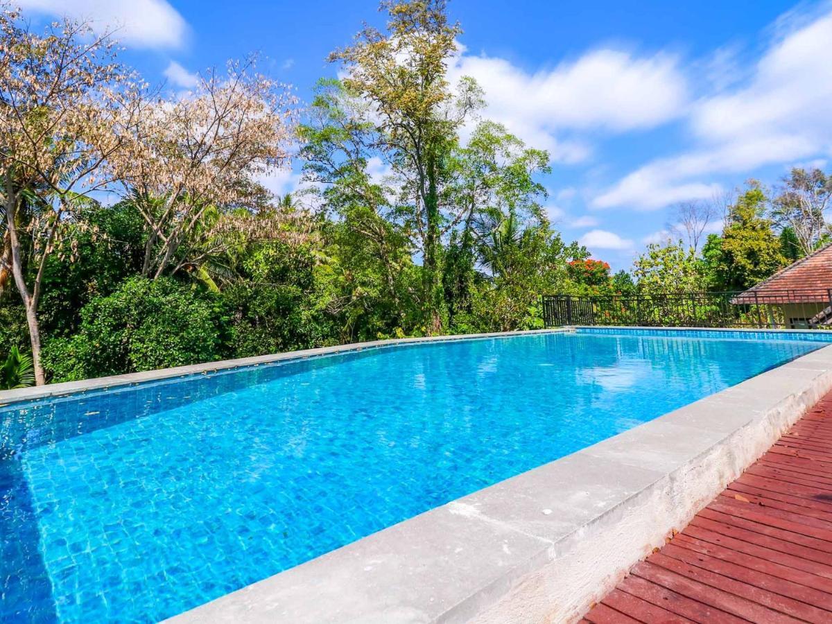 Sekar Arum Riverside Resort Tanah Lot Exterior foto