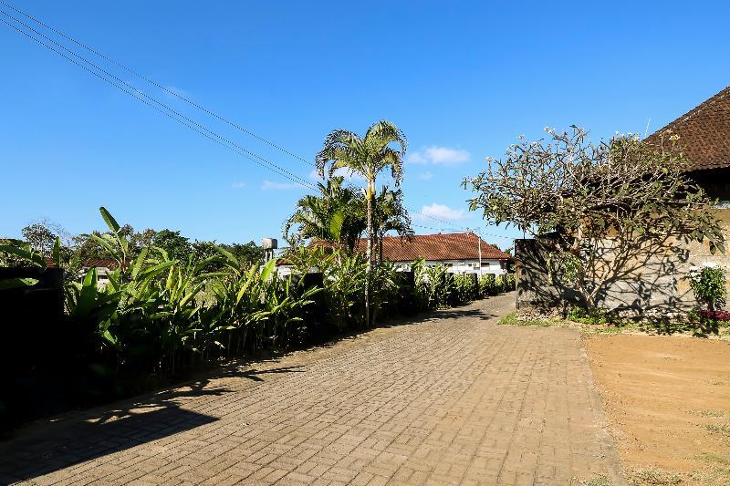 Sekar Arum Riverside Resort Tanah Lot Exterior foto