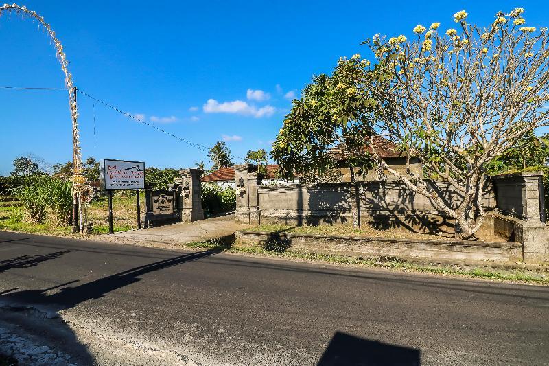 Sekar Arum Riverside Resort Tanah Lot Exterior foto